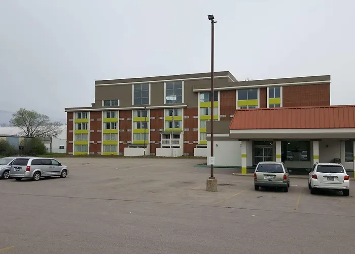 Days Inn & Suites By Wyndham Grand Rapids Near Downtown