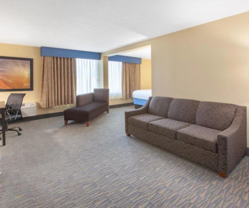Days & By Wyndham Grand Rapids Near Downtown Hotel