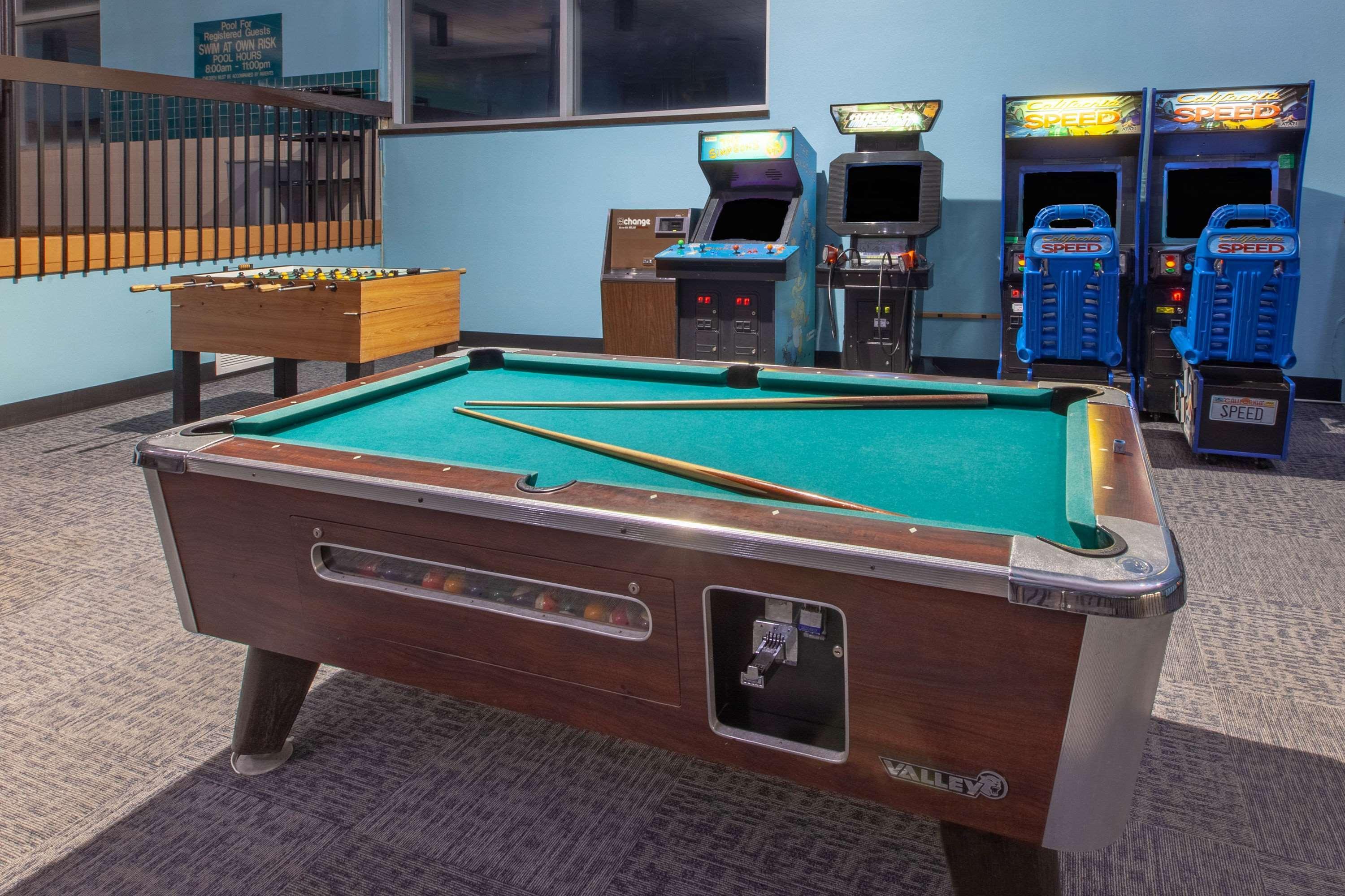 Days & By Wyndham Grand Rapids Near Downtown Hotel 2*